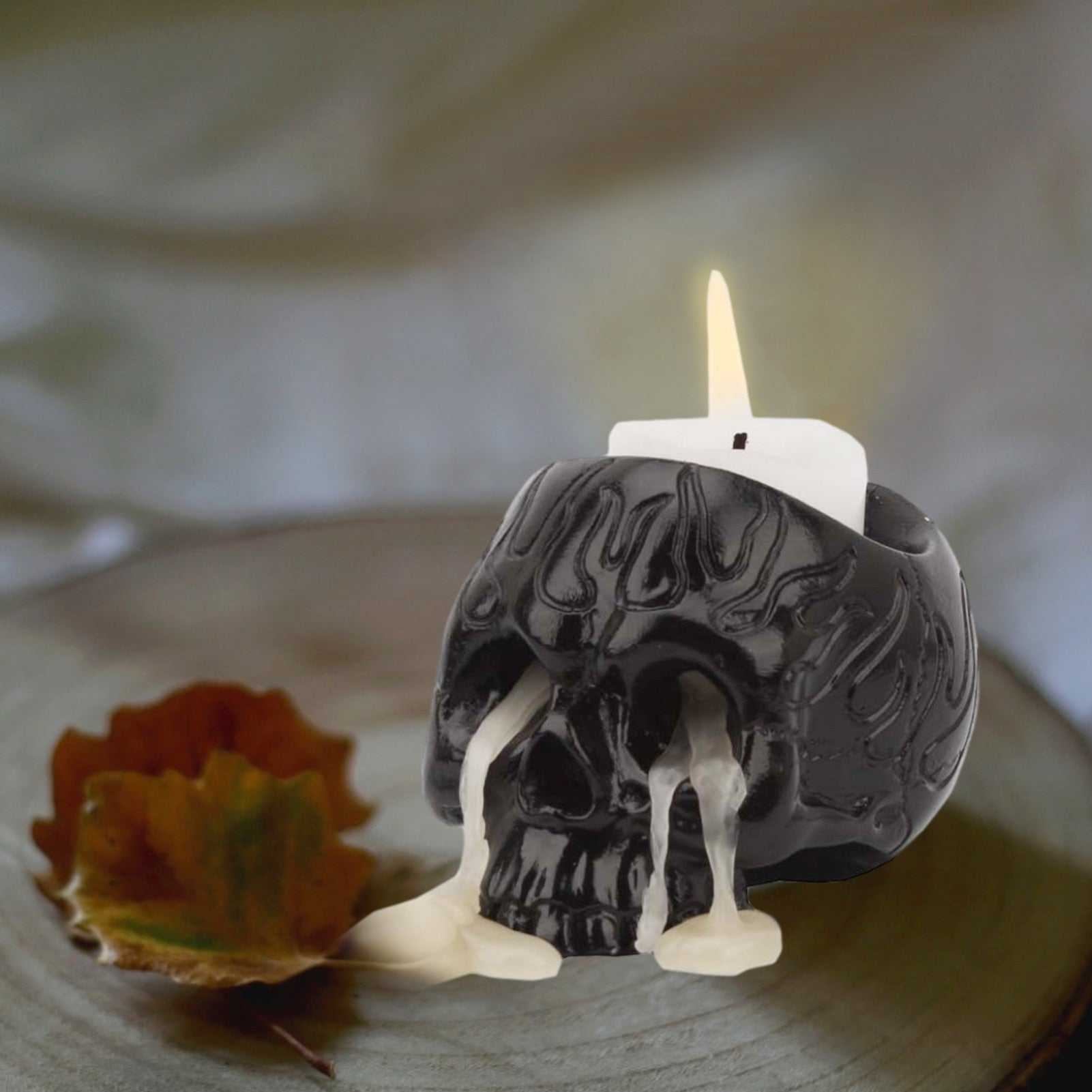 Novel Black Fire Pattern Skull Candle Holder Resin Candlestick Crafts Dec Handicraft Decoration Small Ornaments - DragonHearth